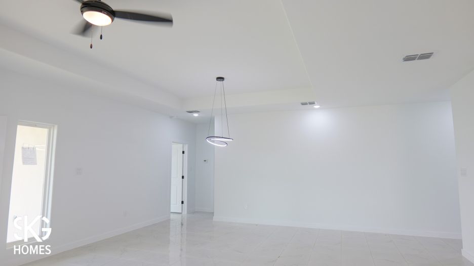 5722 Beefalo St gallery image