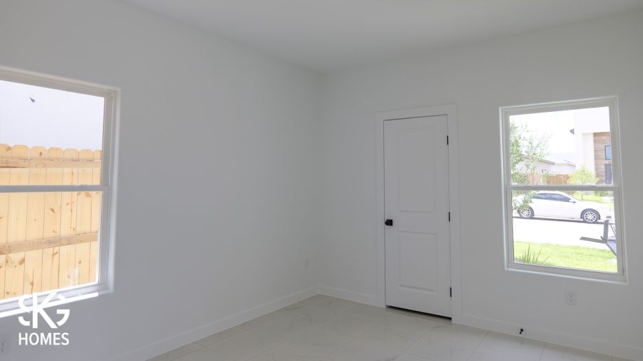 5722 Beefalo St gallery image