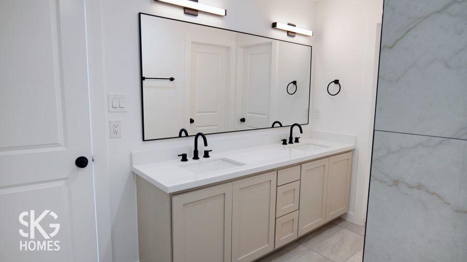 Model B gallery image
