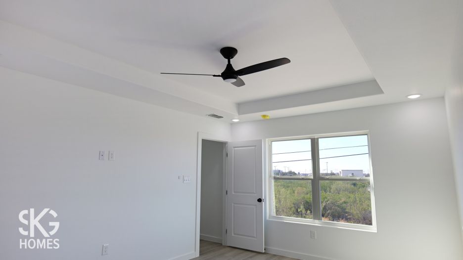 Model B gallery image