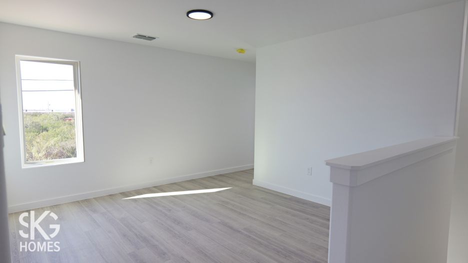 Model B gallery image