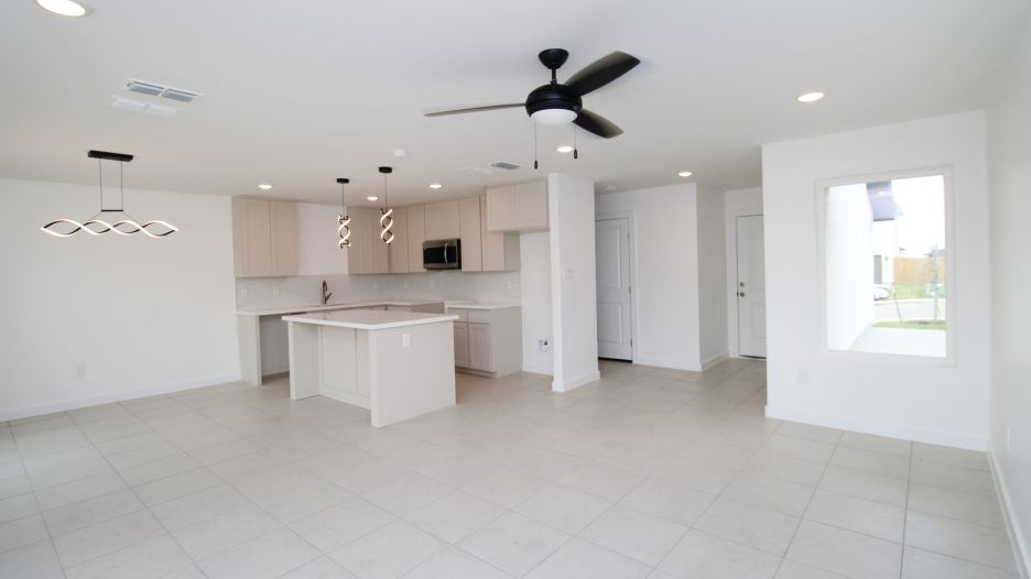 5711 Beefalo St. gallery image