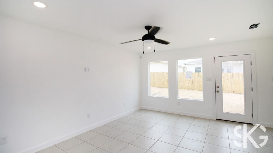5711 Beefalo St. gallery image