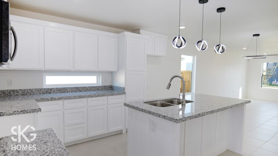 5012 Nispero Ln. gallery image