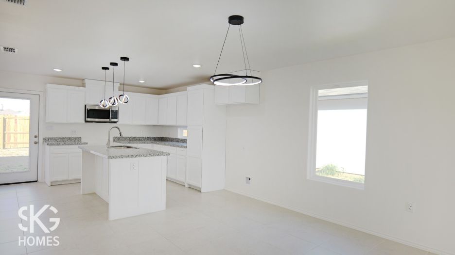 5012 Nispero Ln. gallery image