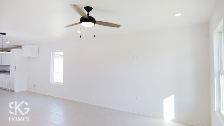 5012 Nispero Ln. gallery image