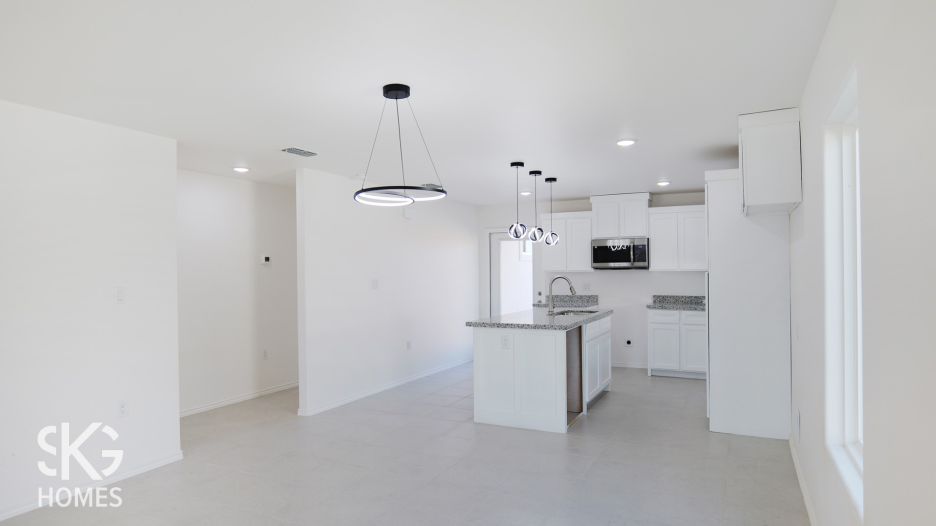 5012 Nispero Ln. gallery image