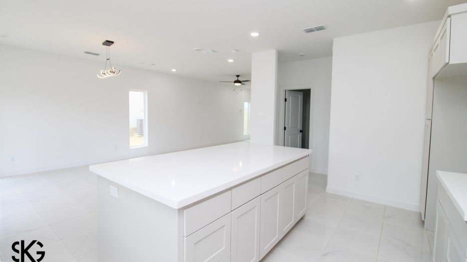 3304 Edmundo Lopez Dr gallery image