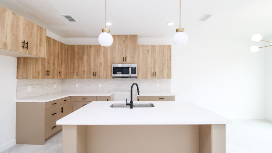 1015 Black Cherry Dr gallery image