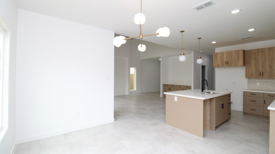 1015 Black Cherry Dr gallery image