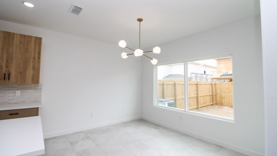 1015 Black Cherry Dr gallery image