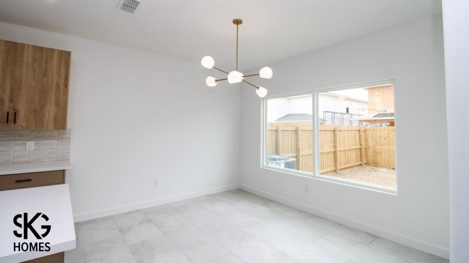 1015 Yellow Birch Dr gallery image