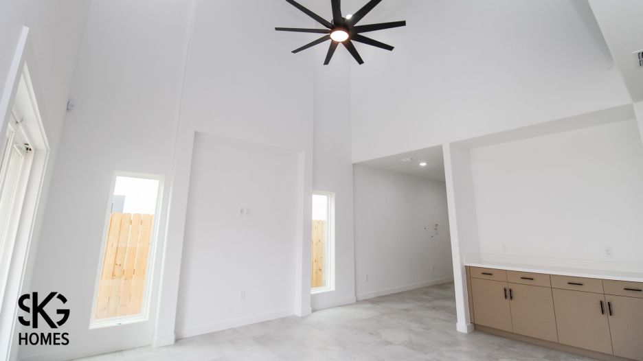 1015 Yellow Birch Dr gallery image