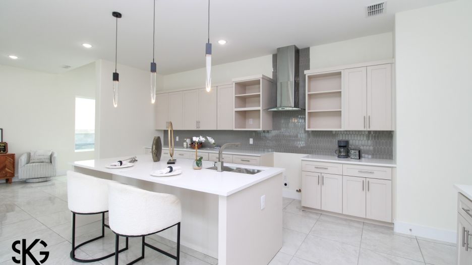 3812 Sun Valley Dr. gallery image