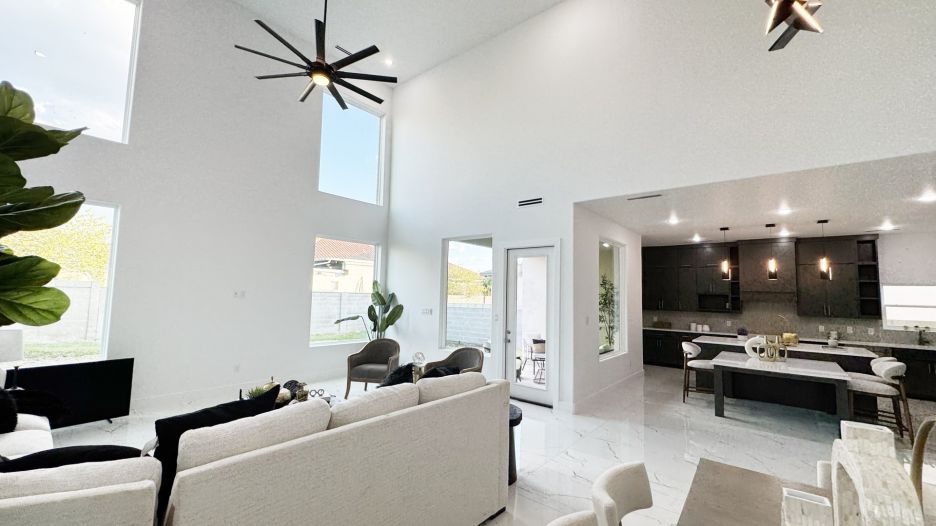 4013 Sun Valley Dr. gallery image