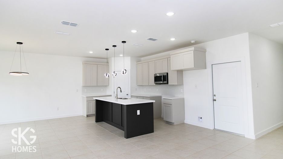 5415 Beefmasters  Dr. gallery image